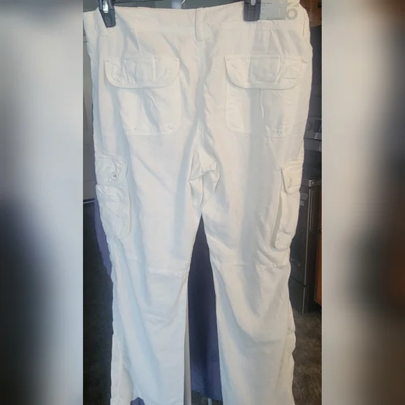 Old Navy Women's Linen, White, Cargo Pants Relaxed Fit. - Picture 4 of 11